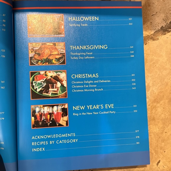 The Pioneer Woman Cooks A Year Of Holidays - Picture 5 of 5